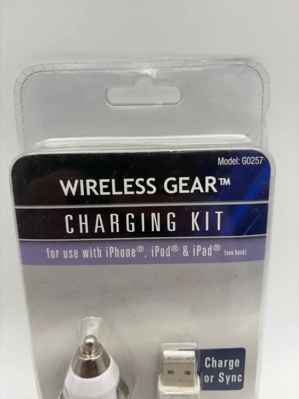Wireless Gear 2 In 1 Charging Kit, iPhone, iPod, iPad (Model G0257) White New
